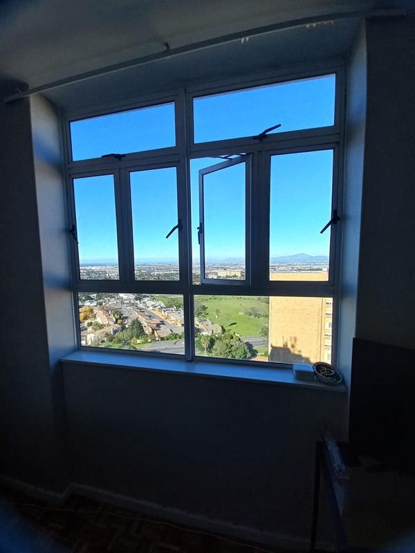 2 Bedroom Property for Sale in Loevenstein Western Cape